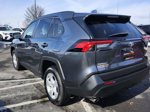 Used 2021 Toyota RAV4 XLE w/ Carpet Mat Package (TMS) image 13