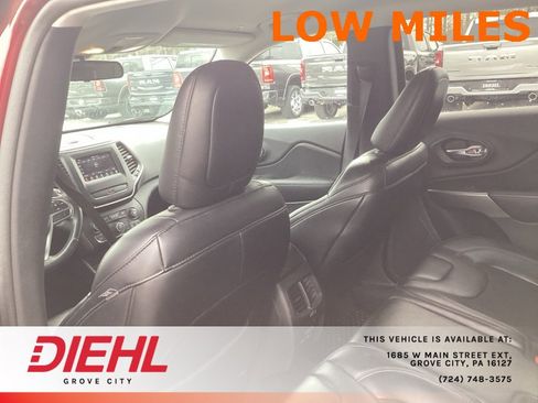 Used 2019 Jeep Cherokee Latitude Plus w/ Cold Weather Group image 16