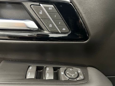 Used 2025 Chevrolet Tahoe Z71 image 12