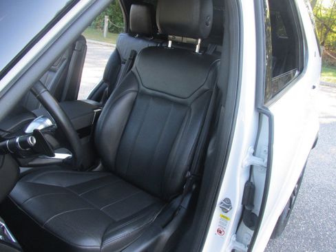 Used 2018 Land Rover Discovery HSE image 61