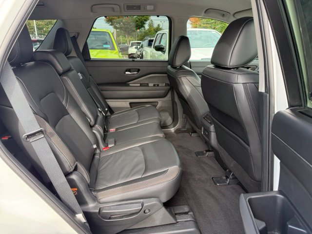 Certified 2024 Nissan Pathfinder SL AWD/4WD image 21