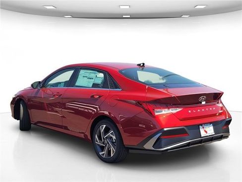 New 2025 Hyundai Elantra Limited image 6