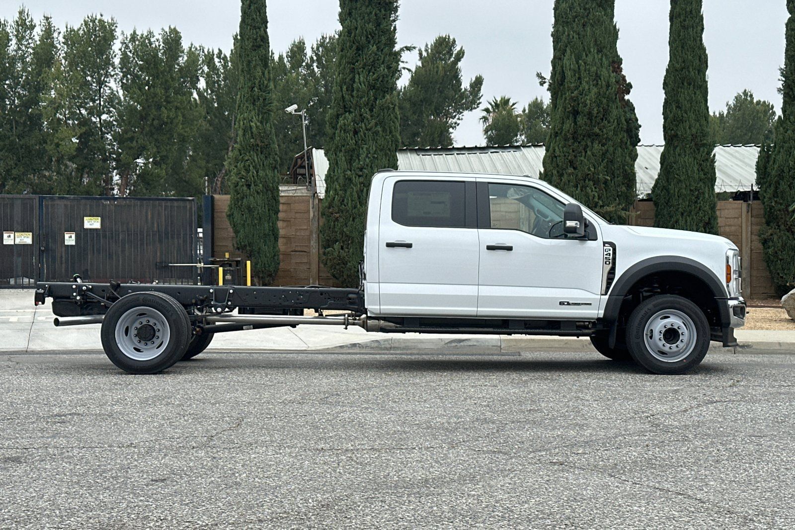 New 2026 Ford F450 XL w/ XL Chrome Package RWD image 3