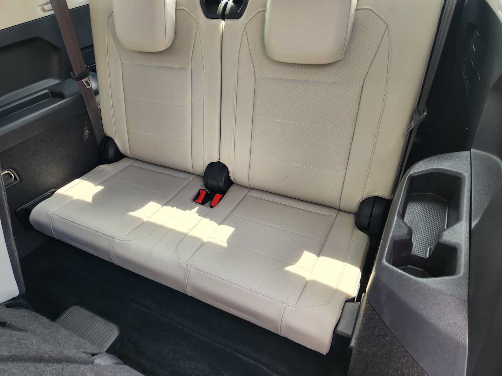 Used 2019 Volkswagen Tiguan SE w/ Panoramic Sunroof Package FWD image 30