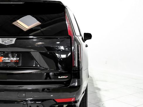 Used 2024 Cadillac Escalade V w/ LPO, ONYX Package AWD/4WD image 48