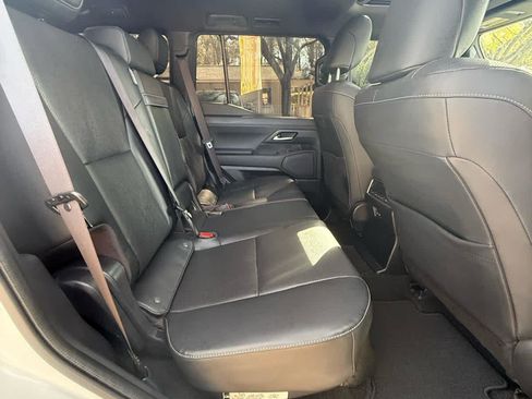 Used 2024 Lexus GX 550 w/ Cold Area Package image 13