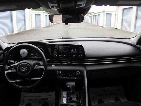 Used 2021 Hyundai Elantra SEL w/ Convenience Package FWD image 23