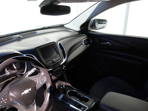Used 2020 Chevrolet Equinox LT image 8