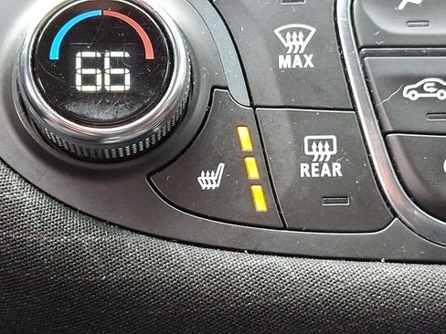 Used 2023 Chevrolet Malibu LT image 23