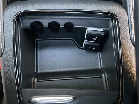 Used 2025 Chrysler Pacifica Limited FWD image 20