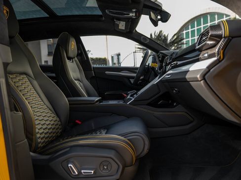 Used 2019 Lamborghini Urus image 8