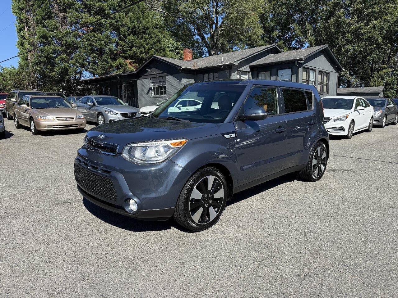 Used 2015 Kia Soul ! w/ Sun & Sound Package FWD image 2