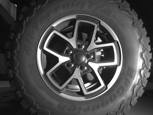 Used 2025 Jeep Wrangler Unlimited Rubicon AWD/4WD image 12