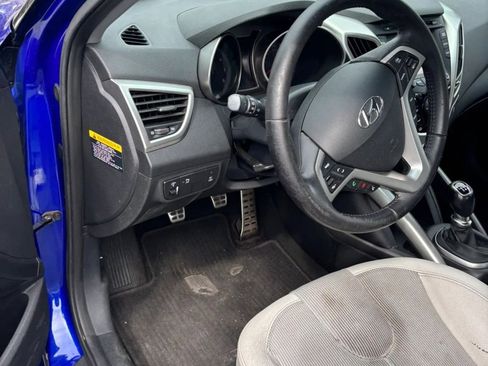 Used 2012 Hyundai Veloster w/ Style Pkg FWD image 16