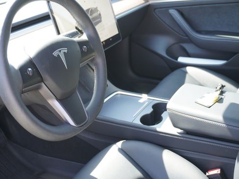 Used 2023 Tesla Model 3 Standard Range RWD image 19