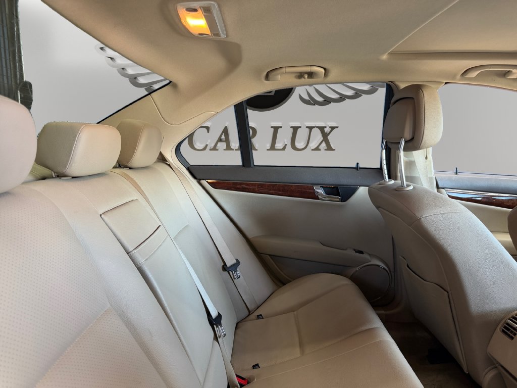 Used 2010 Mercedes-Benz C 300 Sedan w/ Multimedia Pkg image 25