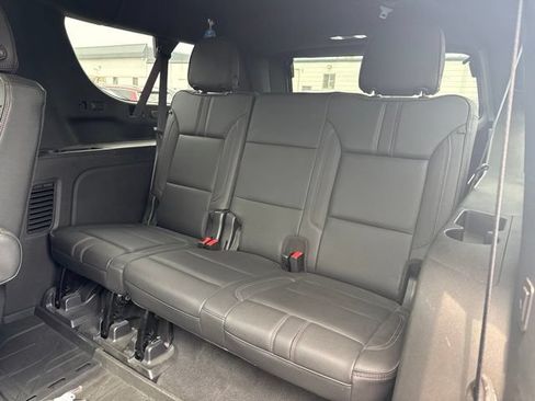 Used 2022 Chevrolet Suburban RST w/ Luxury Package AWD/4WD image 25