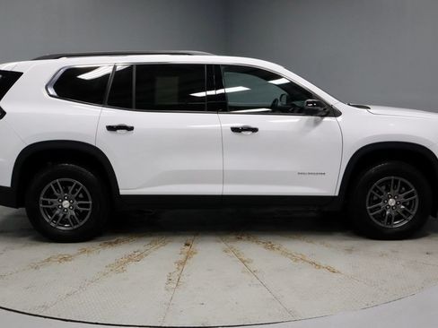 Used 2025 GMC Acadia Elevation AWD/4WD image 12