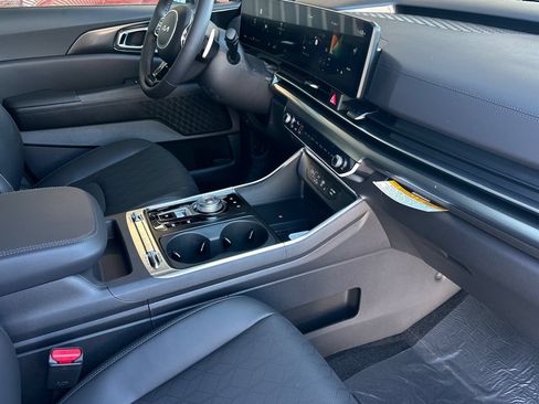 New 2026 Kia Carnival SX w/ SX Dark Edition Package FWD image 16