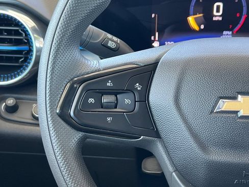 Used 2026 Chevrolet Trax LT FWD image 32