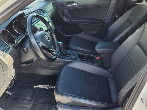 Used 2020 Volkswagen Tiguan SE R-Line image 13