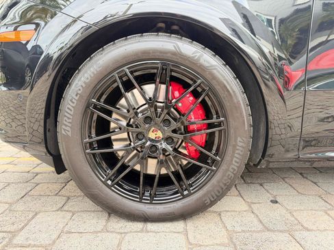 Used 2025 Porsche Cayenne GTS image 24