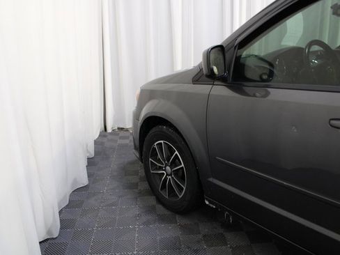 Used 2016 Dodge Grand Caravan SXT image 20