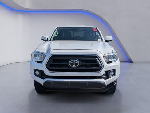Used 2020 Toyota Tacoma SR5 RWD image 3