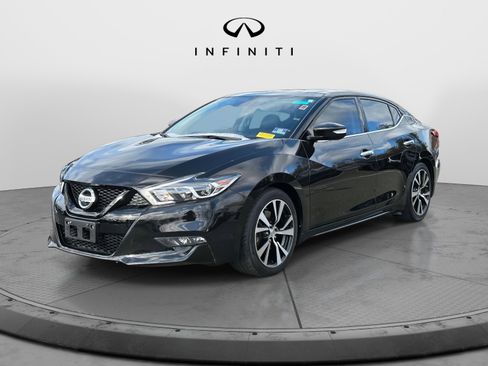 Used 2017 Nissan Maxima Platinum image 2