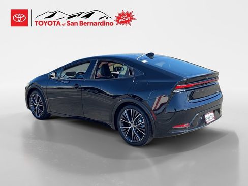 Certified 2025 Toyota Prius XLE image 3