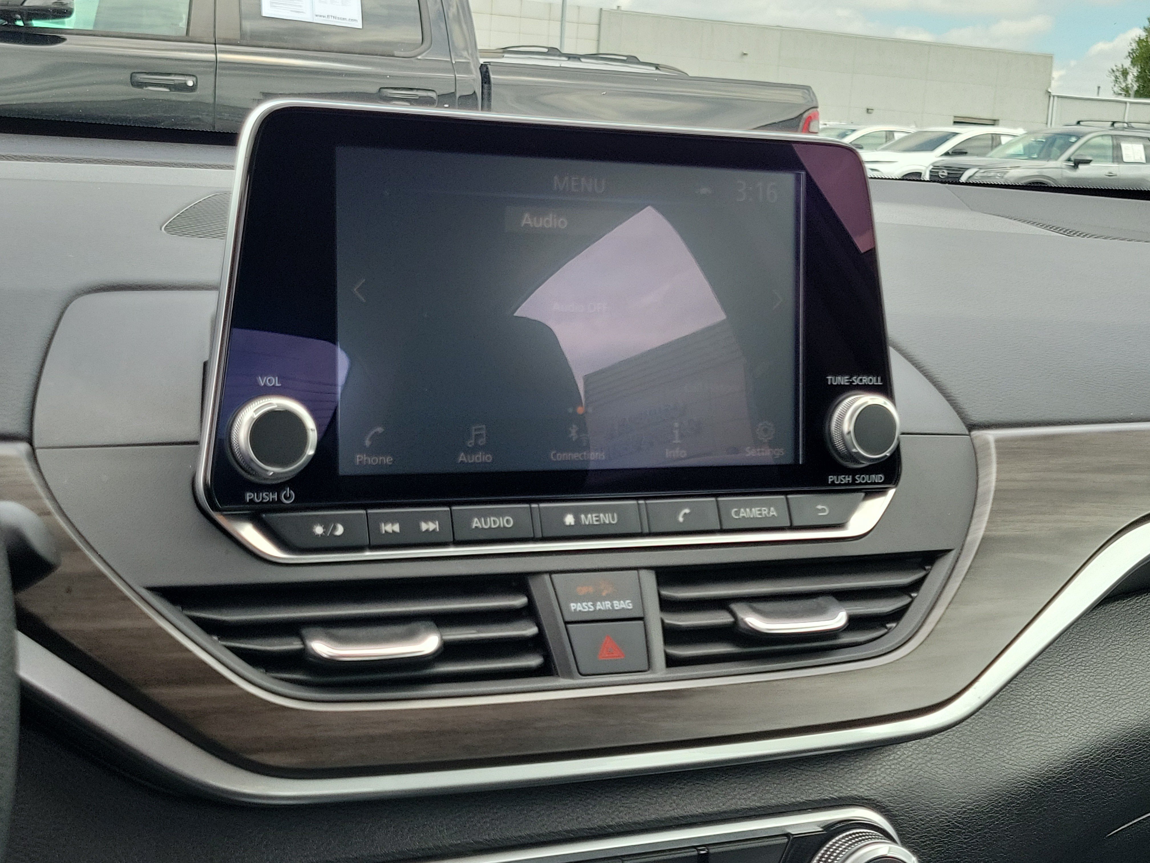 Used 2025 Nissan Altima 2.5 SV FWD image 26