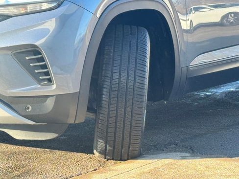 Used 2021 Volkswagen Atlas Cross Sport SE image 12