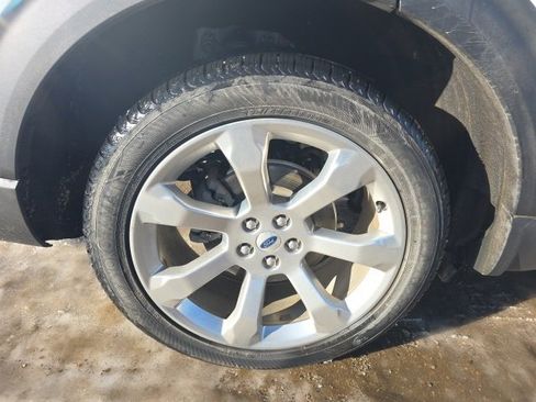 Used 2020 Ford Explorer Platinum w/ Premium Technology Package image 9