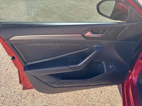 Used 2022 Volkswagen Jetta SE image 14