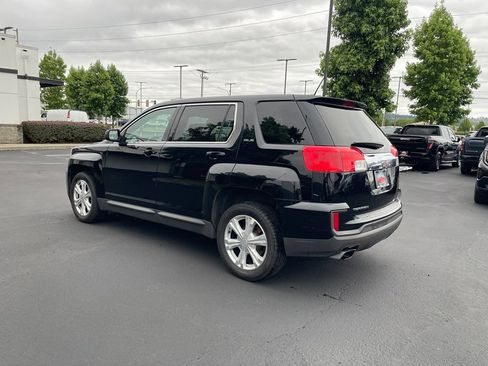 Used 2017 GMC Terrain SLE FWD image 3