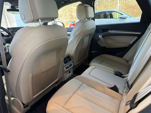 Used 2025 Audi Q5 2.0T Premium w/ Convenience Plus Package AWD/4WD image 22