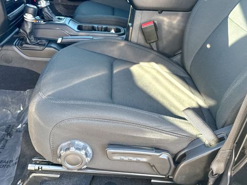 Used 2021 Jeep Wrangler Unlimited Sport image 18