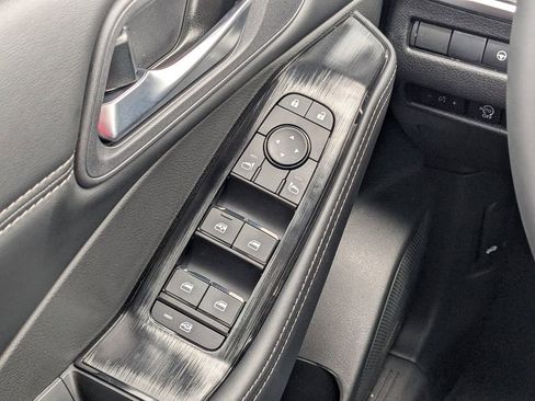 New 2026 Nissan Rogue SV FWD image 22