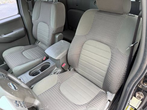 Used 2014 Nissan Frontier SV w/ SV Value Truck Package image 14