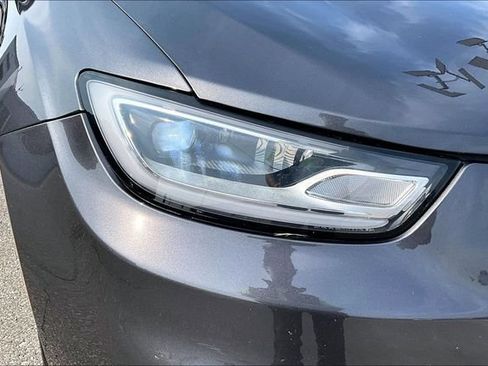 Used 2023 Chrysler Pacifica Touring-L FWD image 29