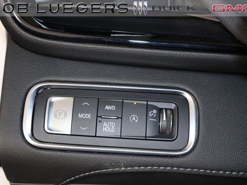 Certified 2025 Buick Enclave Sport Touring AWD/4WD image 27