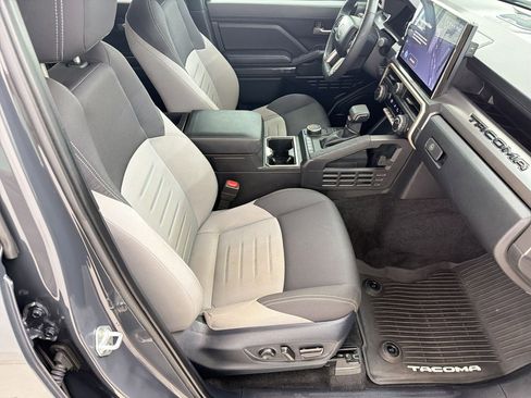 Used 2024 Toyota Tacoma TRD Sport w/ TRD Sport Upgrade Package image 28