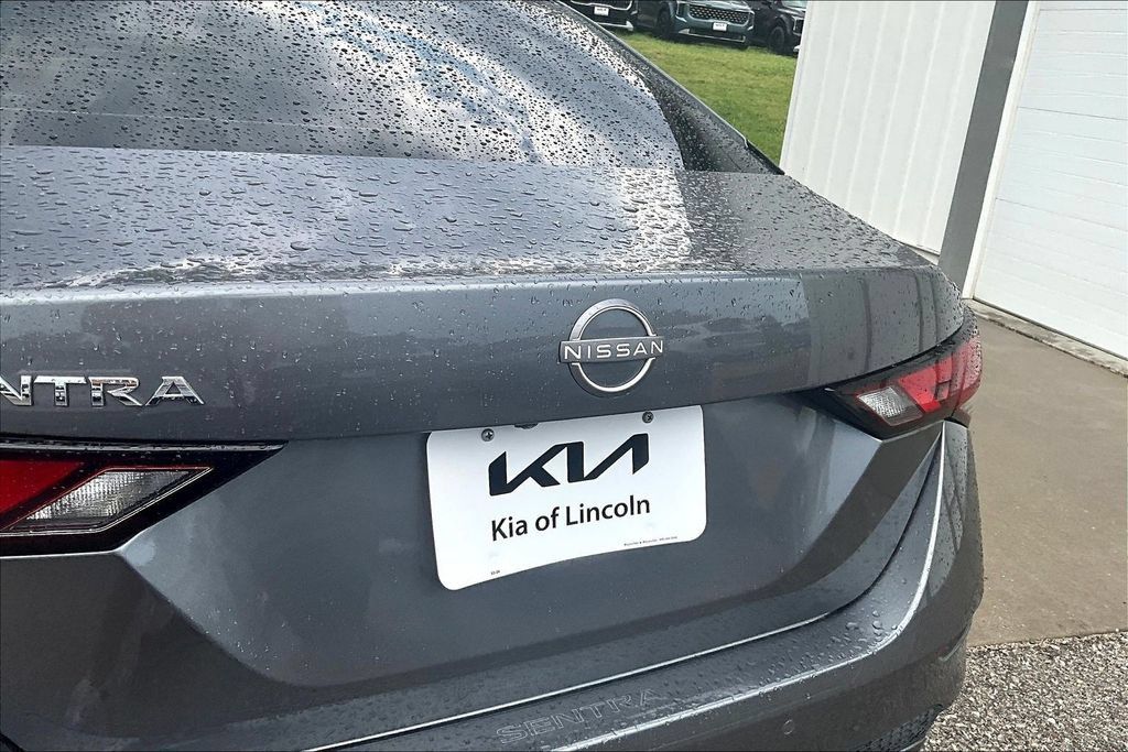Used 2025 Nissan Sentra SV FWD image 22