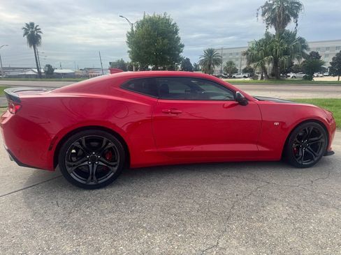 Used 2018 Chevrolet Camaro SS RWD image 4