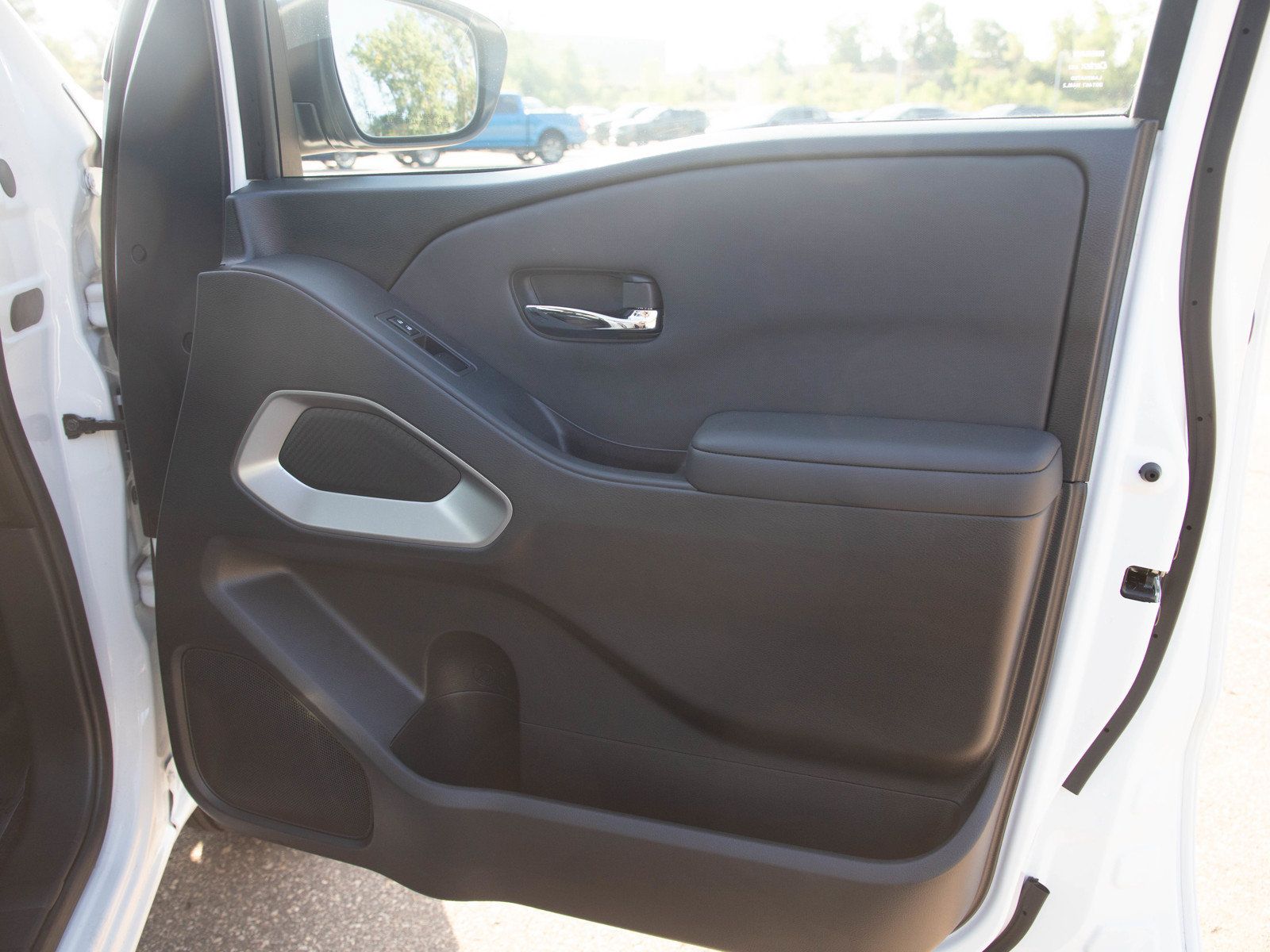 Used 2024 Nissan Frontier SV w/ SV Convenience Package AWD/4WD image 9