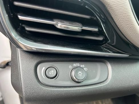 Used 2024 Buick Envista Preferred FWD image 23