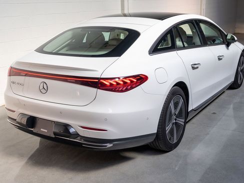 Used 2023 Mercedes-Benz EQS 450+ Sedan image 2