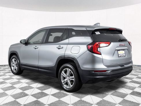 Used 2024 GMC Terrain SLE AWD/4WD image 14