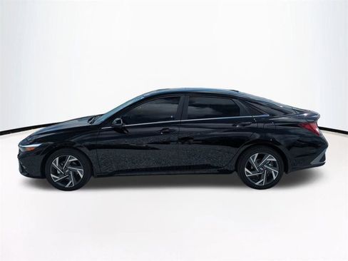 New 2026 Hyundai Elantra Limited image 8