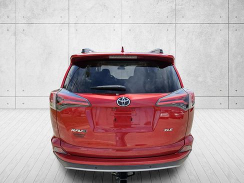 Used 2017 Toyota RAV4 XLE FWD image 6
